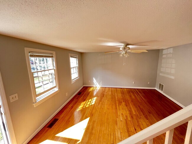 Living room - 22 Redbud Ln