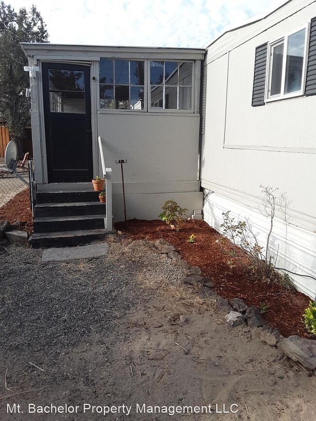 Building Photo - 3 br, 1 bath House - 6420 SW Jaguar Ave