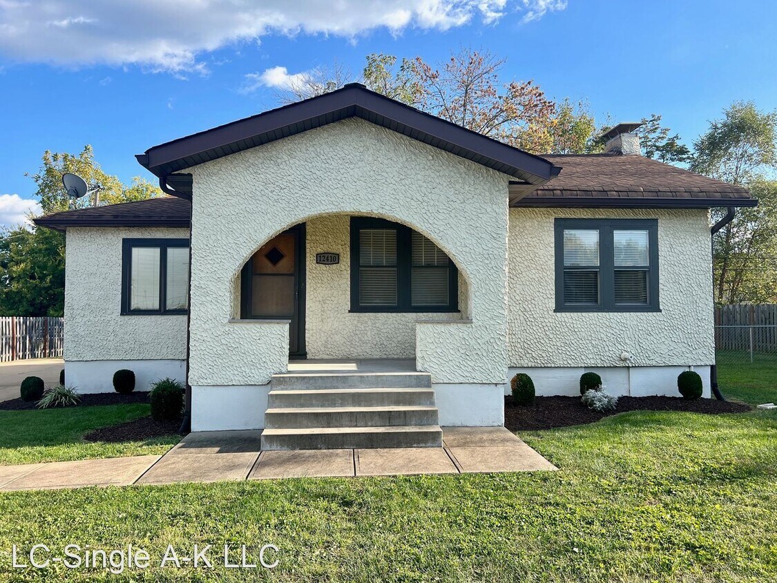 2 br, 1 bath House 12410 Chrisann Lane House Rental in Saint Louis