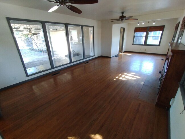 Foto del edificio - 210 Covena Ave