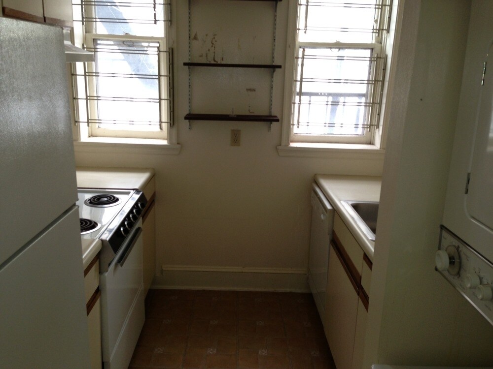  - 110 E Preston St