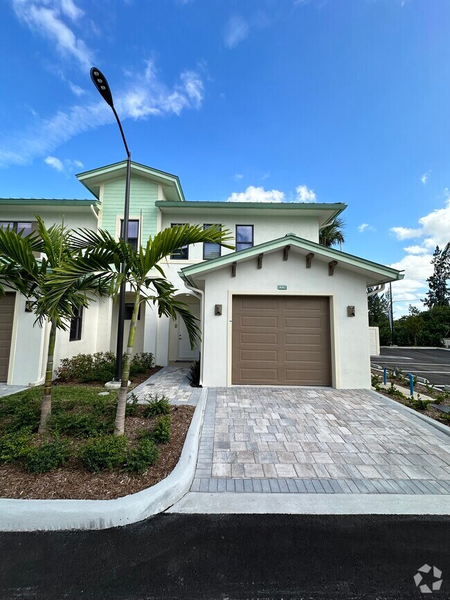 Best Luxury Golden Eagle Estates Apartments for Rent Hialeah Gardens