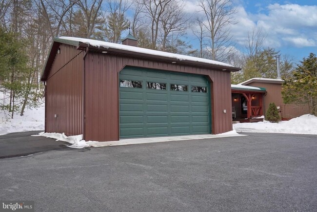 Foto del edificio - 371 Green Tree Dr