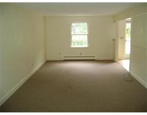 Building Photo - 105 King George Dr