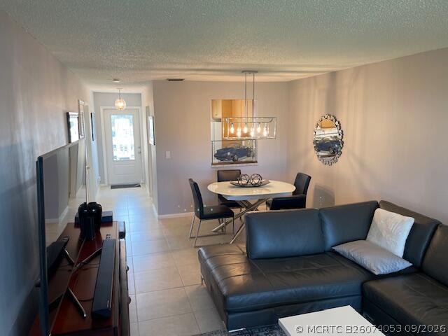 Foto del edificio - 307 Lake Evelyn Dr