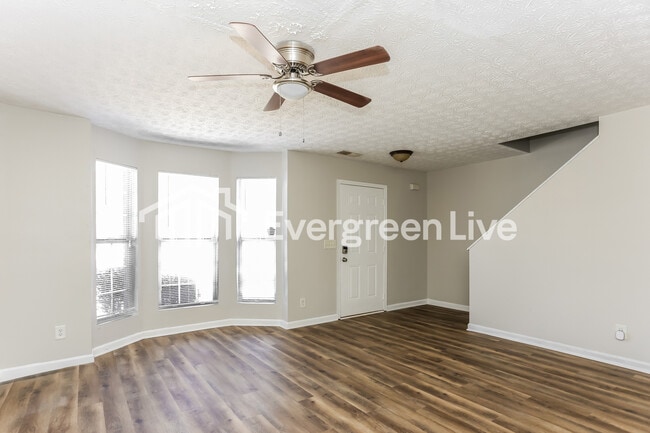 Foto del edificio - 5893 Strathmoor Manor Cir