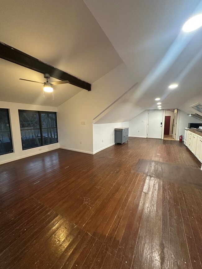 Building Photo - 1060 Garden St