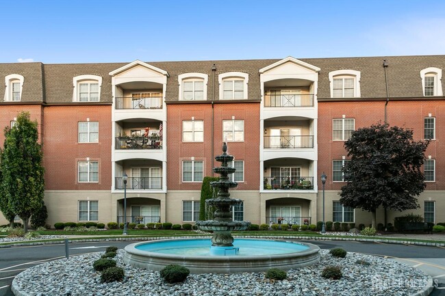 Foto del edificio - 325 Regency Pl