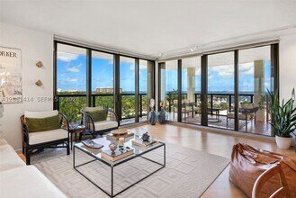 Building Photo - 2575 S Bayshore Dr