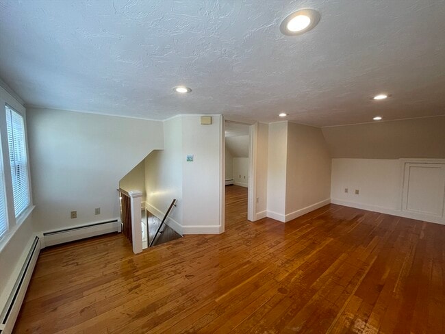 Building Photo - 164 Brown St
