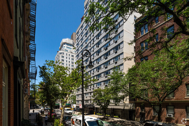 Building Photo - Lawrence House Apartments