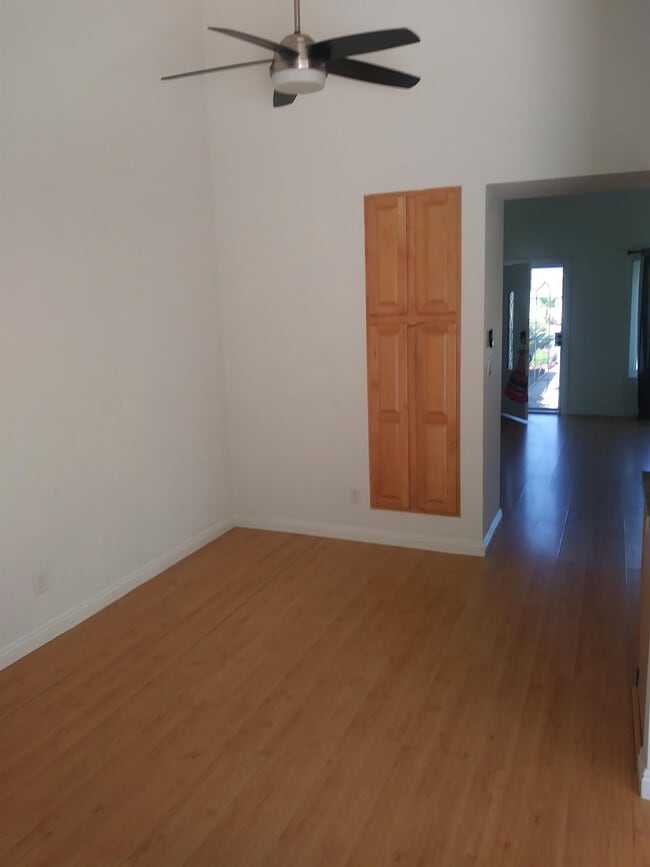 Building Photo - 4569 Calle Del Palo