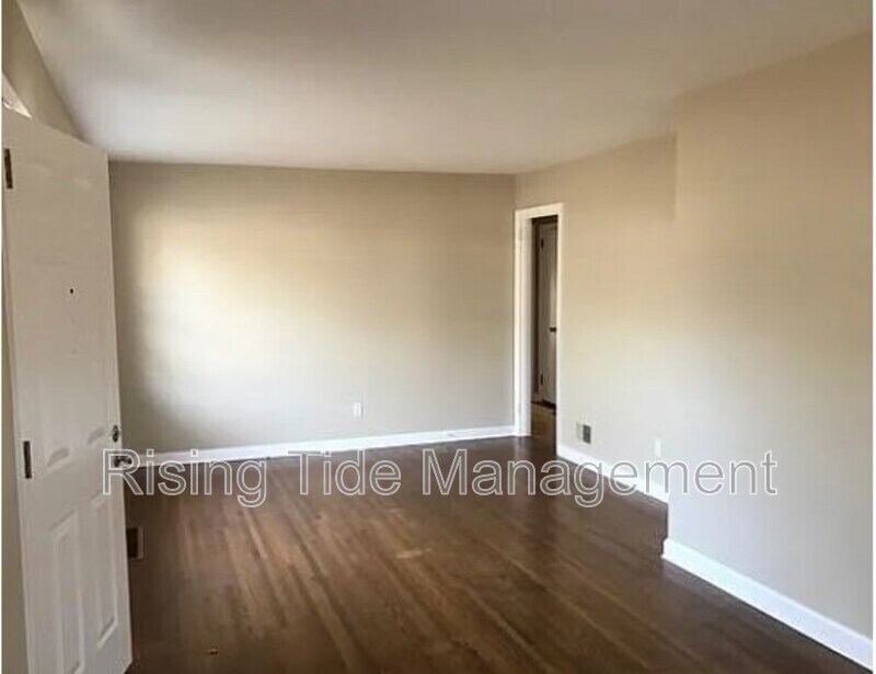 Foto del edificio - 924 N Martinwood Dr