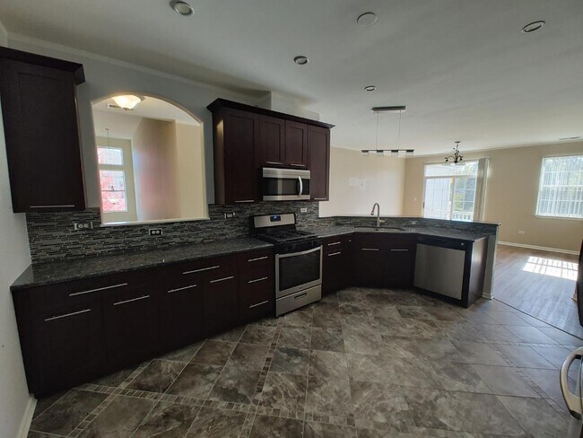 Building Photo - 7431 Claridge Dr