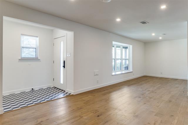 Building Photo - 2855 W 9th St