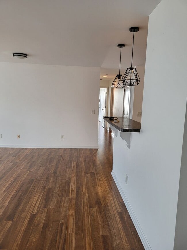 Building Photo - Welcome home to this charming second-floor 2 bedroom, 2 bath condo.