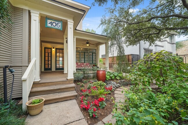 Building Photo - 406 Sul Ross St