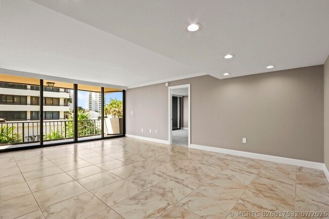 Building Photo - 4200 N Ocean Dr