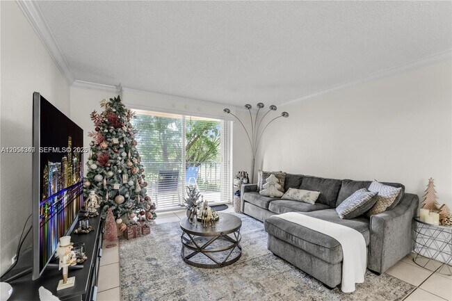 Foto del edificio - 9320 Fontainebleau Blvd