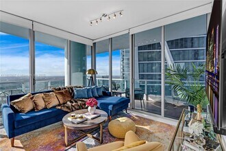 Building Photo - 900 Biscayne Blvd