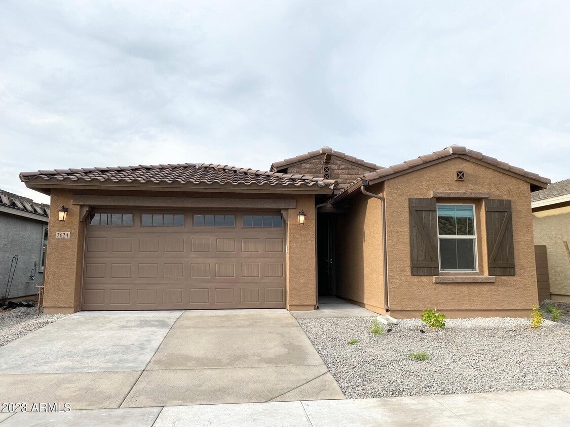 Primary Photo - 2624 W Huntington Dr