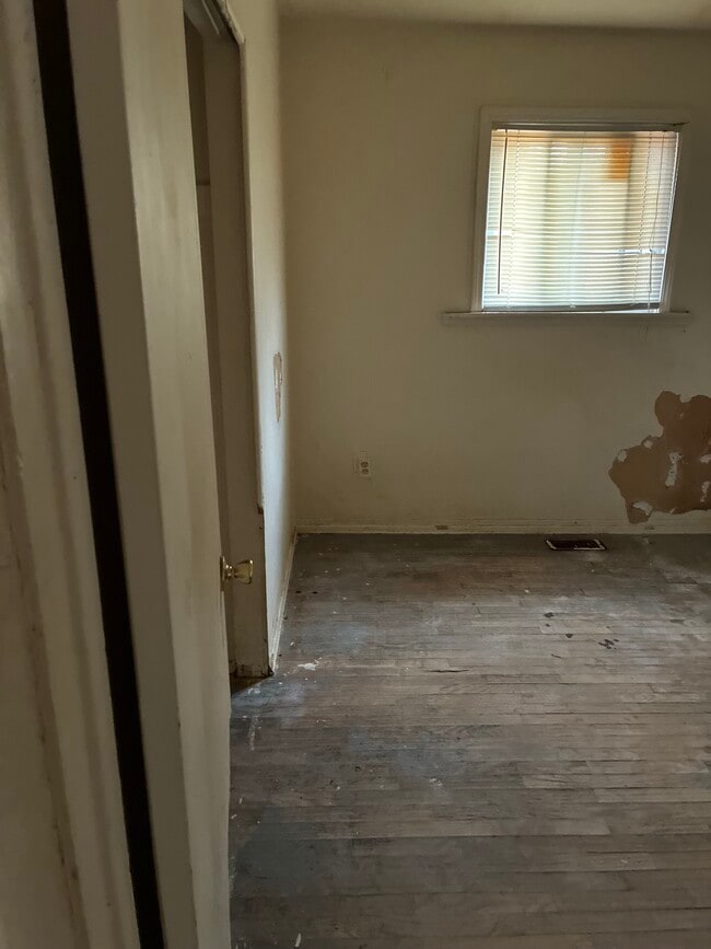 Building Photo - 6614 Elmridge Dr