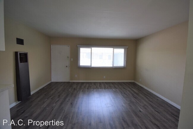 Foto del edificio - 1 br, 1 bath Apartment - 10645 Valley Spri...