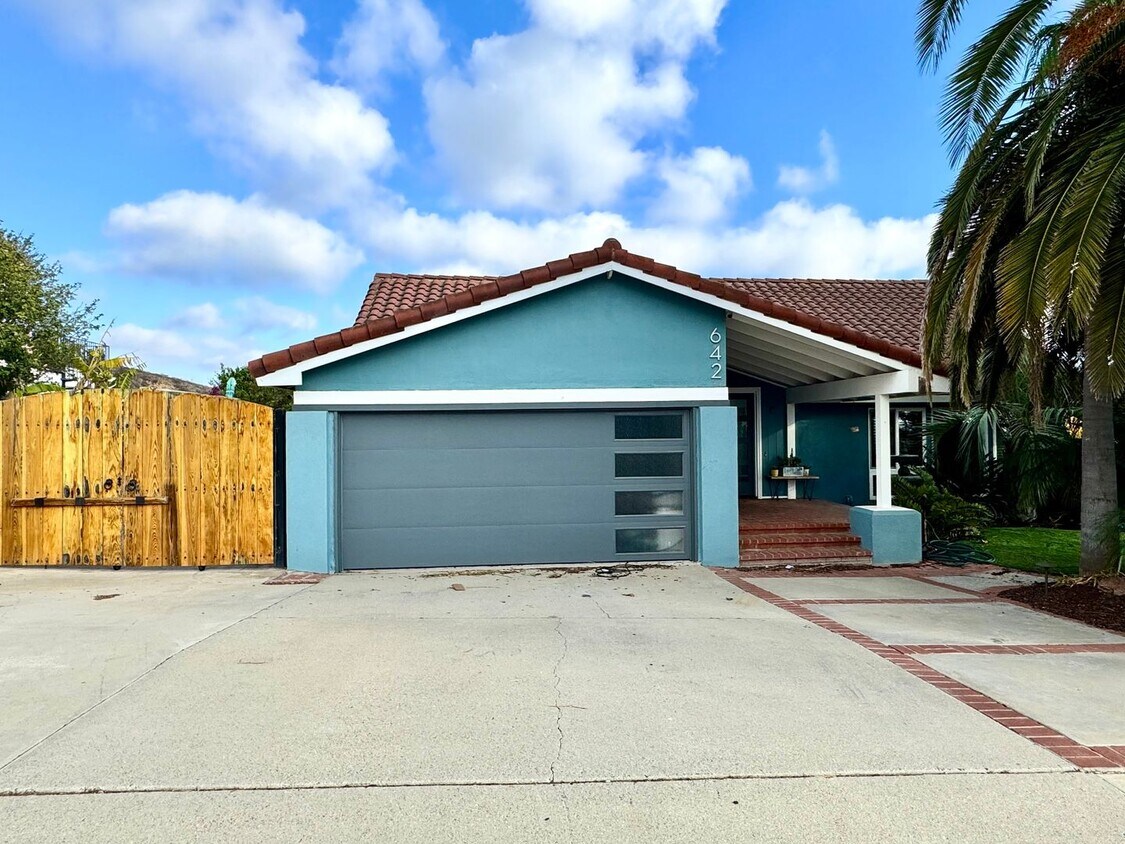 Foto principal - Stunning Ventura Hillside Home Fully Furni...