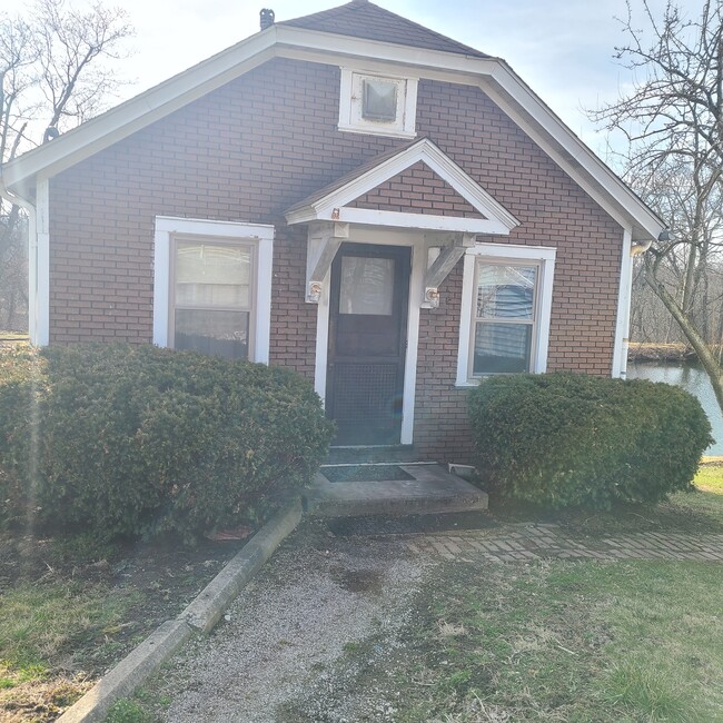 Building Photo - 1370 Mars-Evans City Rd