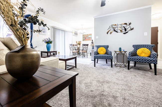 Cozy Interiors - Fox Meadow Apartment Homes