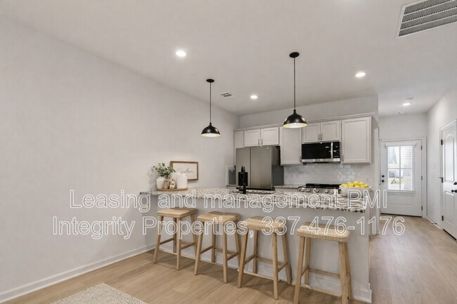 Foto del edificio - 606 Guillot Rd