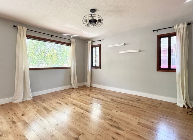 Foto del edificio - Beautiful Renovation in Liberty Wells!