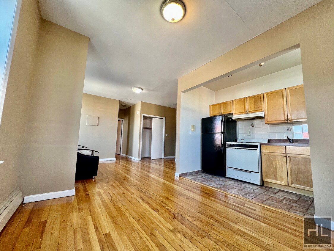 Primary Photo - 36 AVENUE