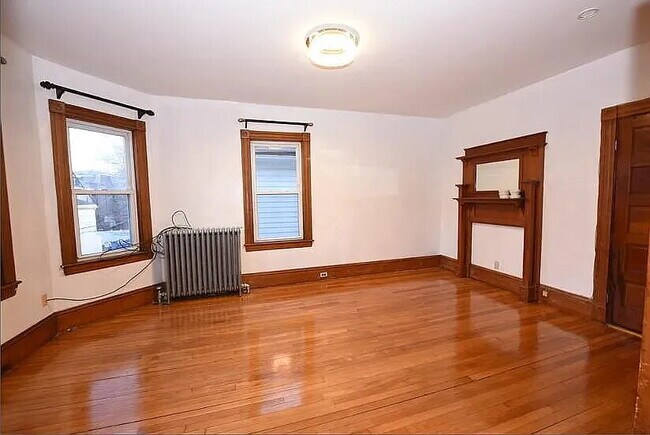 Foto del edificio - Apartment Available for Rent in Dorchester, MA