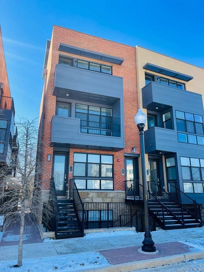 Building Photo - 1106 S Highland St