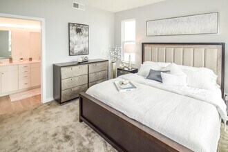 Building Photo - The Solera at Kendall West
