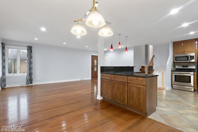 Foto del edificio - 3 br, 2 bath House - 1 Mount Prospect Plz