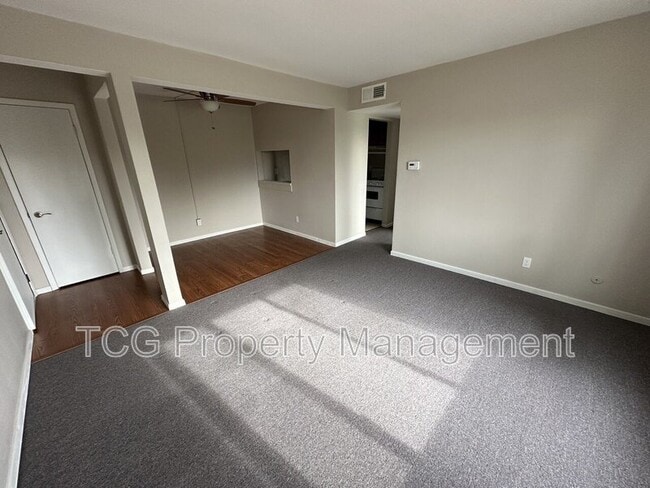 Building Photo - 600 E McKinley Rd