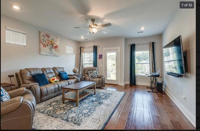 Building Photo - 2037 Orangery Dr