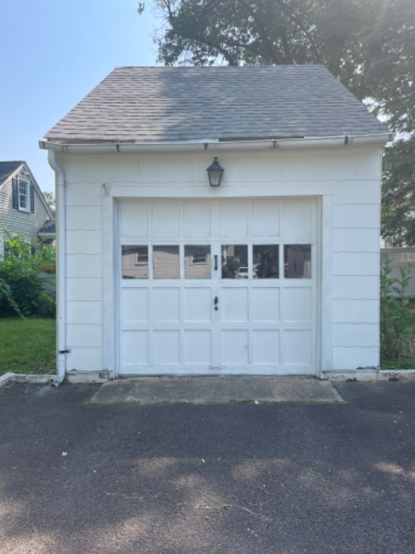 Building Photo - 105 Breslin Ave