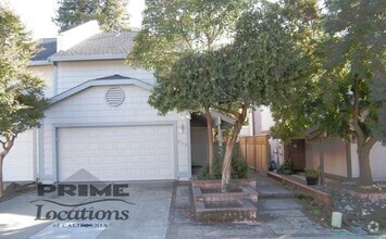 Building Photo - 303 Canterbury Ave