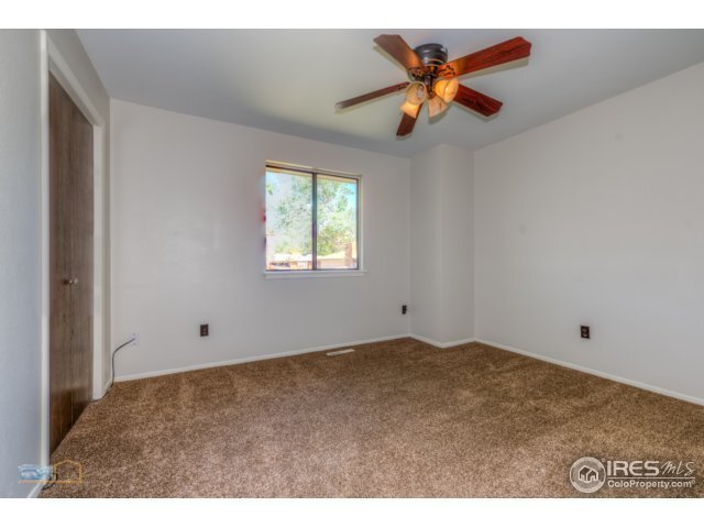 Foto del edificio - 4 bedroom Solid Brick Ranch in NW Longmont!