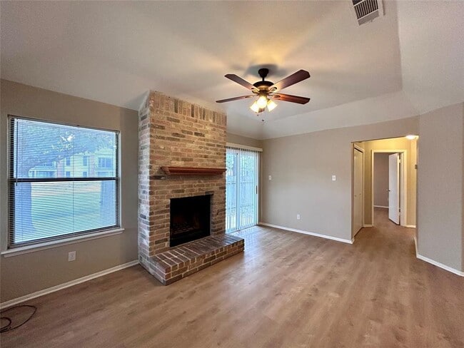 Building Photo - 12300 Deer Falls Dr