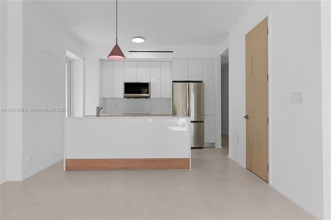 Foto del edificio - 4430 W Flagler St