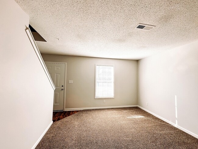 Building Photo - 108 Ballygar St