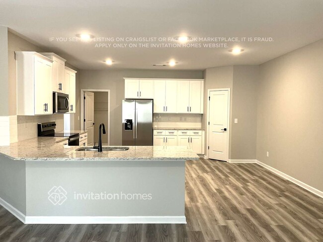 Building Photo - 3050 Azteca Wy
