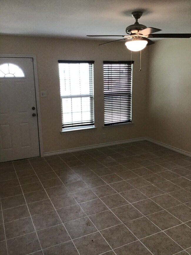 Building Photo - 5543 Middlefield Dr