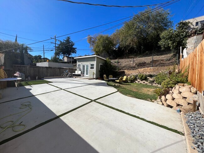 Backyard - 807 Robinson St