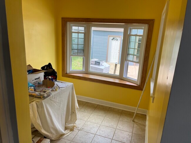 Kitchen eat in nook - 2212 Fairdale Ave