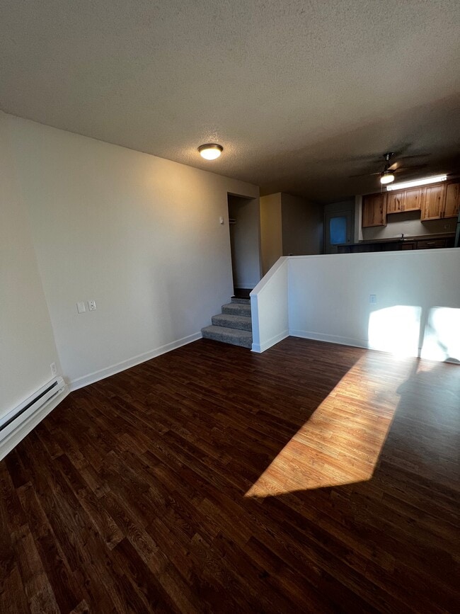 Building Photo - 8585 SW Canyon Ln
